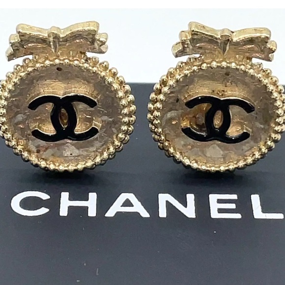 Chanel Champagne Gold Ribbon Coco Earrings - COA Included - Picture 2 of 10